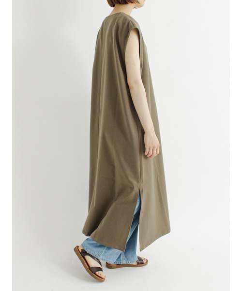 Samansa Mos2 blue（サマンサモスモスブルー）の「Vネックジャンパースカート（ジャンパースカート・レディース・ネイビー/モカ/ブラック・ﾌﾘ-）」の8枚目の写真