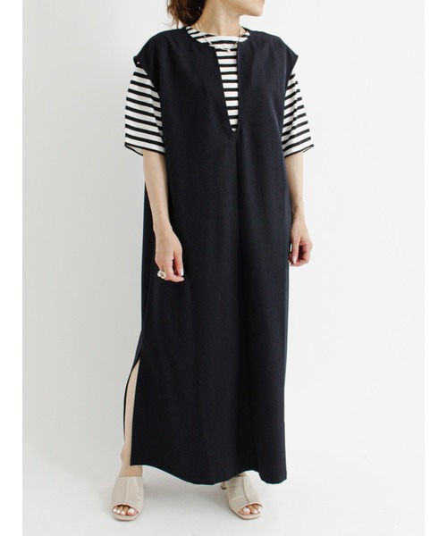 Samansa Mos2 blue（サマンサモスモスブルー）の「Vネックジャンパースカート（ジャンパースカート・レディース・ネイビー/モカ/ブラック・ﾌﾘ-）」の4枚目の写真