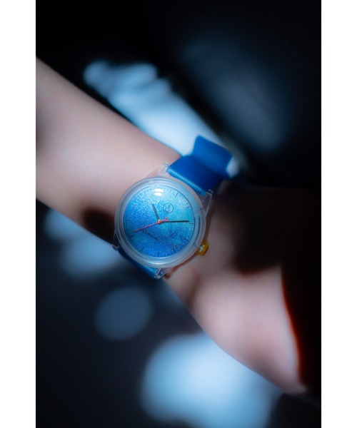 Q&Q SmileSolar（キューアンドキュースマイルソーラー）の「Q&Q SmileSolar / 旅する喫茶　コラボモデル　薄碧空(HAKUHEKISORA)/月光藍(GEKKOUAI)（アナログ腕時計・メンズ・ブルー系その他/ブルー系その他2・M）」の8枚目の写真