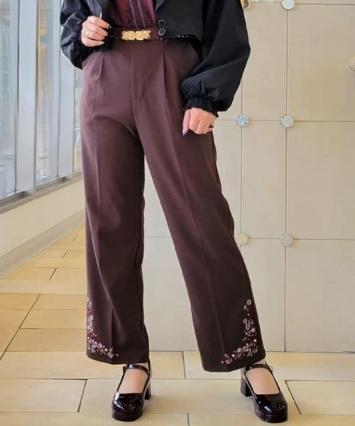 axes femme（アクシーズファム）の「花刺繍ストレートカットパンツ（その他パンツ・レディース・ブラック/ダークブラウン/パープル/ダークグリーン・LARGE/MEDIUM）」の3枚目の写真