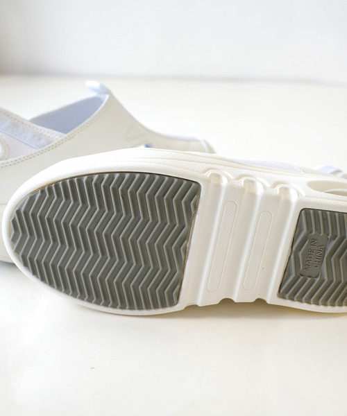 AmiAmi（アミアミ）の「かかとが踏めるエアーソールナーススニーカー/ナースシューズ（スニーカー・レディース・ライトグレー/ホワイト・22.5cm/23cm/23.5cm/24cm/24.5cm/25cm）」の21枚目の写真