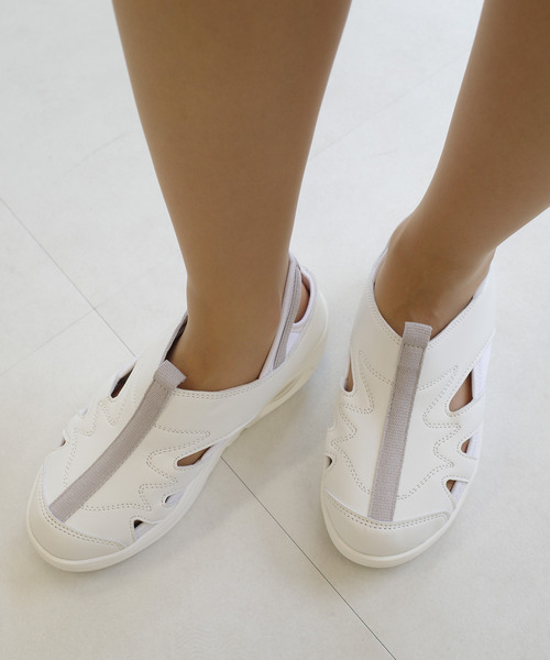 AmiAmi（アミアミ）の「かかとが踏めるエアーソールナーススニーカー/ナースシューズ（スニーカー・レディース・ライトグレー/ホワイト・22.5cm/23cm/23.5cm/24cm/24.5cm/25cm）」の12枚目の写真