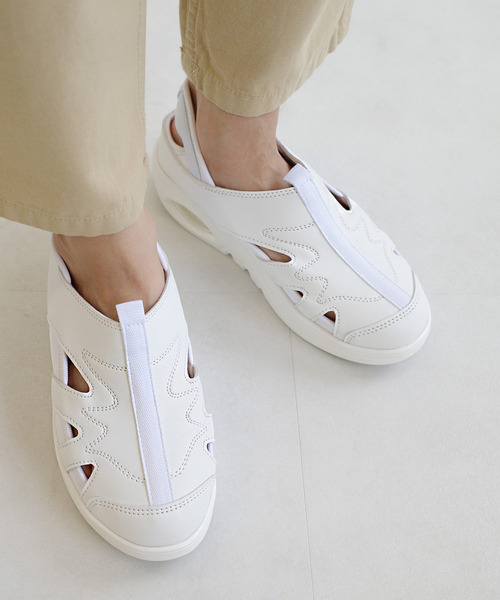 AmiAmi（アミアミ）の「かかとが踏めるエアーソールナーススニーカー/ナースシューズ（スニーカー・レディース・ライトグレー/ホワイト・22.5cm/23cm/23.5cm/24cm/24.5cm/25cm）」の7枚目の写真