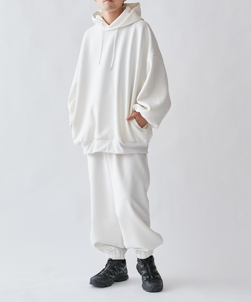 Lui's（ルイス）の「【リラックスライトウェイト】BIGフーディー（パーカー・メンズ・ホワイト/チャコールグレー/ブラック・FREE）」の4枚目の写真