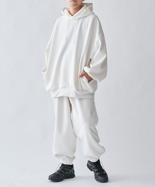 Lui's（ルイス）の「【リラックスライトウェイト】BIGフーディー（パーカー・メンズ・ホワイト/チャコールグレー/ブラック・FREE）」の8枚目の写真