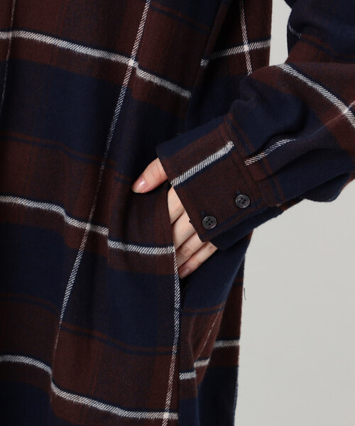 ONIGIRI（オニギリ）の「チェック柄　シャツワンピース（シャツワンピース・レディース・ネイビー/グリーン・FREE）」の6枚目の写真