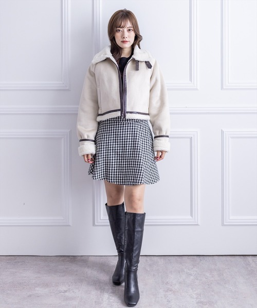 clear(クリア)の「ショートムートンジャケット(ムートンコート・レディース・ブラック/アイボリー・F)」の14枚目の写真