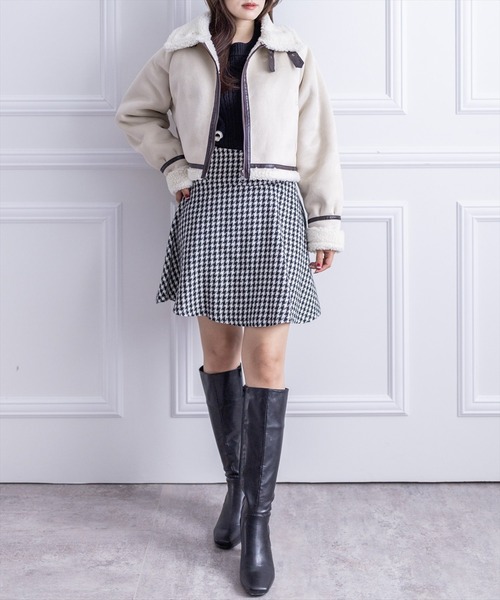 clear(クリア)の「ショートムートンジャケット(ムートンコート・レディース・ブラック/アイボリー・F)」の5枚目の写真