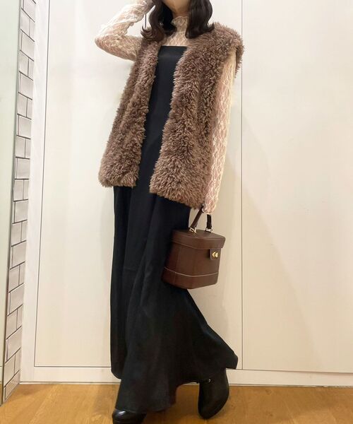 MAJESTIC LEGON(マジェスティックレゴン)の「タートルネックレーストップス(Tシャツ/カットソー・レディース・アイボリー/クリーム・MEDIUM)」の3枚目の写真