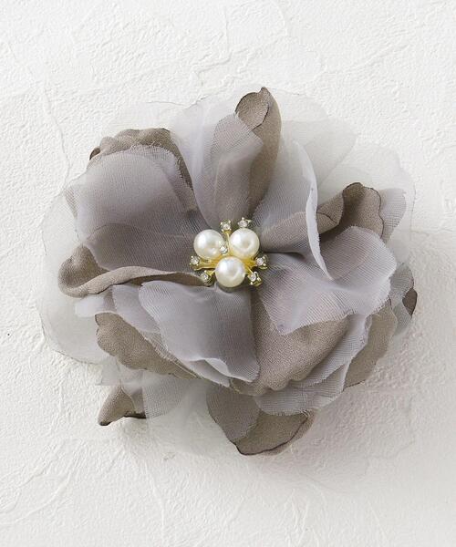 THE SHOP TK (ザ ショップ ティーケー )の「◆【セレモニー/付けるだけで華やかに】コサージュ(ブローチ/コサージュ・レディース・グレー/ライトベージュ/ネイビー・00)」の6枚目の写真