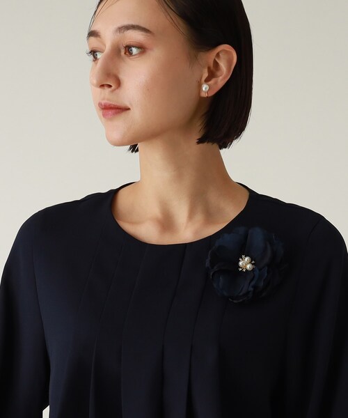 THE SHOP TK (ザ ショップ ティーケー )の「◆【セレモニー/付けるだけで華やかに】コサージュ(ブローチ/コサージュ・レディース・グレー/ライトベージュ/ネイビー・00)」の11枚目の写真