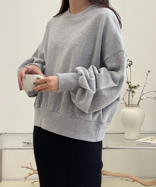 me+em select(ミームセレクト)の「【10カラー展開】クルーネックスウェット(スウェット・レディース・チャコールグレー/グレー/ブルー/ブラック/オレンジ/ベージュ/ピンク/レッド/ライム/グリーン・FREE)」の4枚目の写真