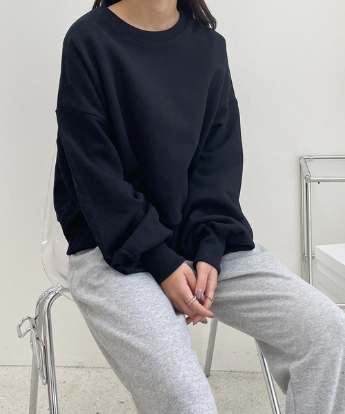 me+em select(ミームセレクト)の「【10カラー展開】クルーネックスウェット(スウェット・レディース・チャコールグレー/グレー/ブルー/ブラック/オレンジ/ベージュ/ピンク/レッド/ライム/グリーン・FREE)」の2枚目の写真