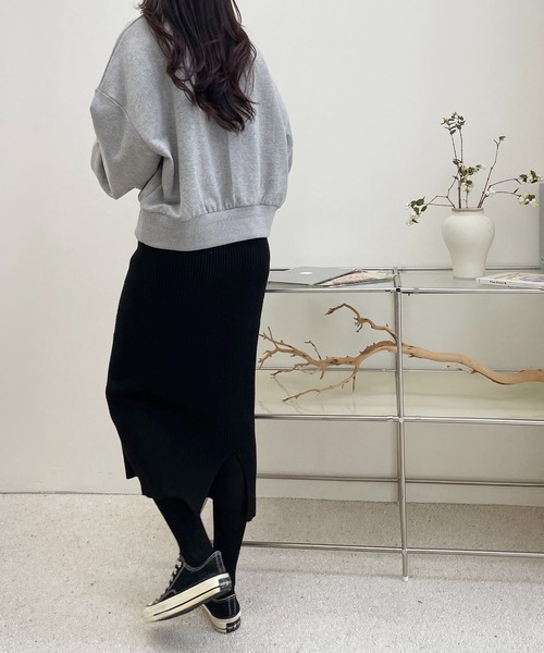 me+em select(ミームセレクト)の「【10カラー展開】クルーネックスウェット(スウェット・レディース・チャコールグレー/グレー/ブルー/ブラック/オレンジ/ベージュ/ピンク/レッド/ライム/グリーン・FREE)」の11枚目の写真