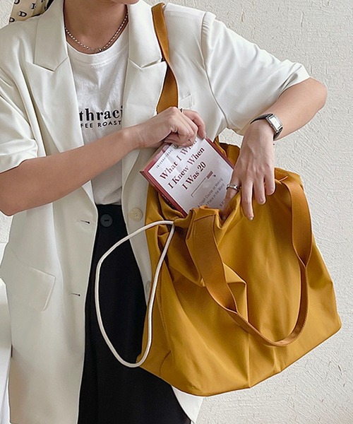 the case（ザケース）の「[THE CASE SELECT]Shining drawstring tote 巾着トートバッグ（ショルダーバッグ・レディース・ブラック/グリーン/ベージュ/マスタード・FREE）」の4枚目の写真