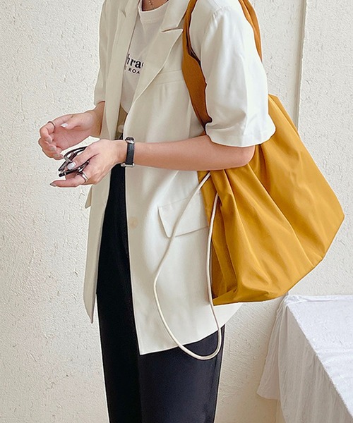 the case（ザケース）の「[THE CASE SELECT]Shining drawstring tote 巾着トートバッグ（ショルダーバッグ・レディース・ブラック/グリーン/ベージュ/マスタード・FREE）」の10枚目の写真