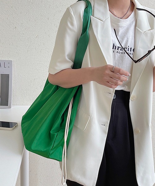 the case（ザケース）の「[THE CASE SELECT]Shining drawstring tote 巾着トートバッグ（ショルダーバッグ・レディース・ブラック/グリーン/ベージュ/マスタード・FREE）」の17枚目の写真