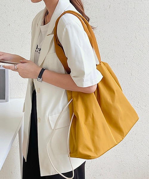 the case（ザケース）の「[THE CASE SELECT]Shining drawstring tote 巾着トートバッグ（ショルダーバッグ・レディース・ブラック/グリーン/ベージュ/マスタード・FREE）」の12枚目の写真