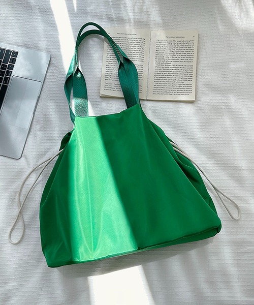 the case（ザケース）の「[THE CASE SELECT]Shining drawstring tote 巾着トートバッグ（ショルダーバッグ・レディース・ブラック/グリーン/ベージュ/マスタード・FREE）」の16枚目の写真
