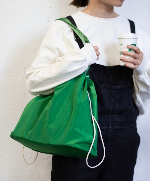 the case（ザケース）の「[THE CASE SELECT]Shining drawstring tote 巾着トートバッグ（ショルダーバッグ・レディース・ブラック/グリーン/ベージュ/マスタード・FREE）」の20枚目の写真