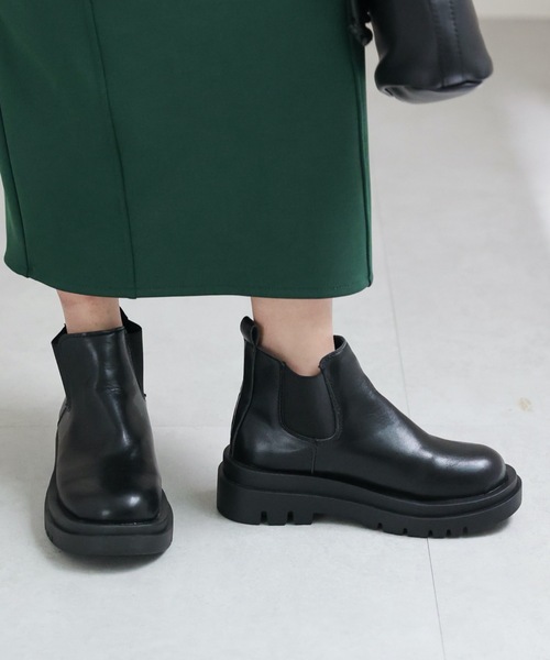 ap retro（アプレトロ）の「サイドゴアショートブーツ（ブーツ・レディース・ブラック/ホワイト・LARGE/MEDIUM）」の11枚目の写真