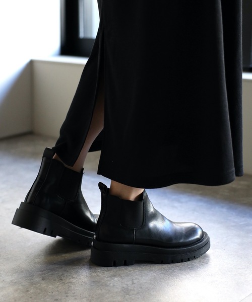 ap retro（アプレトロ）の「サイドゴアショートブーツ（ブーツ・レディース・ブラック/ホワイト・LARGE/MEDIUM）」の6枚目の写真