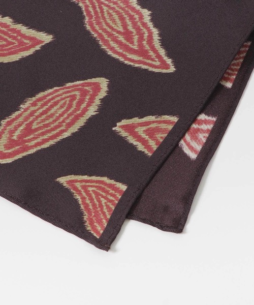 URBAN RESEARCH DOORS（アーバンリサーチドアーズ）の「LIFE STYLE TAILOR　シルクプリントチーフ2（ハンカチ/ハンドタオル・メンズ・ライトブラウン/ネイビー/ブラウン・-）」の10枚目の写真