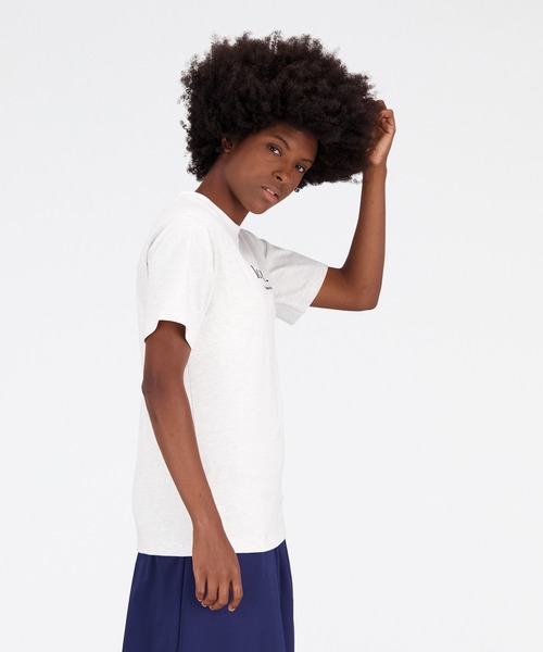 NEW BALANCE（ニューバランス）の「NB Athletics Icono グラフィックショートスリーブTシャツ（Tシャツ/カットソー・レディース・ネイビー/レッド/ブラック/アイボリー・SMALL/MEDIUM/LARGE/X-LARGE）」の13枚目の写真