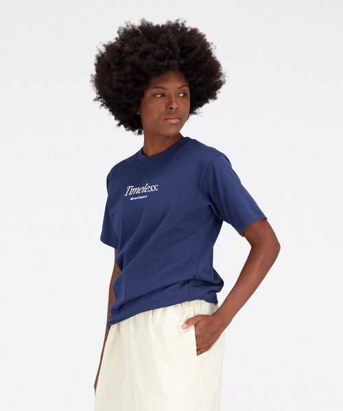 NEW BALANCE（ニューバランス）の「NB Athletics Icono グラフィックショートスリーブTシャツ（Tシャツ/カットソー・レディース・ネイビー/レッド/ブラック/アイボリー・SMALL/MEDIUM/LARGE/X-LARGE）」の14枚目の写真