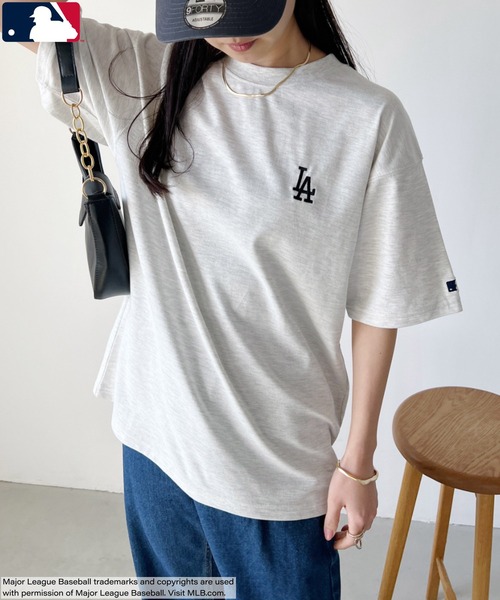 MLB（メジャーリーグベースボール）の「【WEB限定 別注】MLB チームロゴワンポイント刺繍 クルーネック 半袖Tシャツ（Tシャツ/カットソー・レディース・ブラック/ホワイト系その他2/グレー/ネイビー/ホワイト系その他/ホワイト系その他3・M/L/XL）」の13枚目の写真