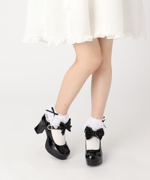 cs T&P（シーエスティーアンドピー）の「厚底チャンキーヒールリボン付きパンプス（パンプス・レディース・ブラック/ホワイト系2/ブラック系1・S/M/L/LL）」の20枚目の写真