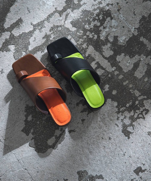 bohmal（ボマール）の「スクエアトゥセパレートトングサンダル（サンダル・レディース・ブラウン/ブラック・23.0cm/23.5cm/24.0cm/24.5cm）」の3枚目の写真