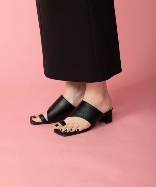 bohmal（ボマール）の「スクエアトゥセパレートトングサンダル（サンダル・レディース・ブラウン/ブラック・23.0cm/23.5cm/24.0cm/24.5cm）」の21枚目の写真