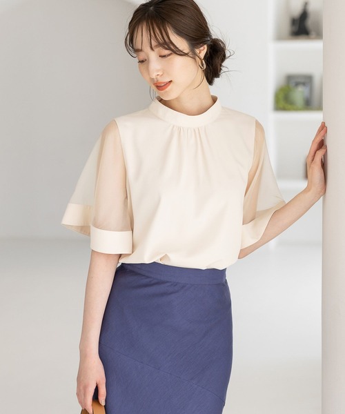 Andemiu(アンデミュウ)の「イソザイフレアブラウス905780(シャツ/ブラウス・レディース・アイボリー/オフホワイト/ネイビー/ブラック・FREE)」の2枚目の写真
