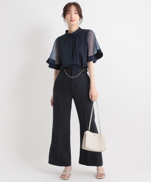 Andemiu(アンデミュウ)の「イソザイフレアブラウス905780(シャツ/ブラウス・レディース・アイボリー/オフホワイト/ネイビー/ブラック・FREE)」の8枚目の写真