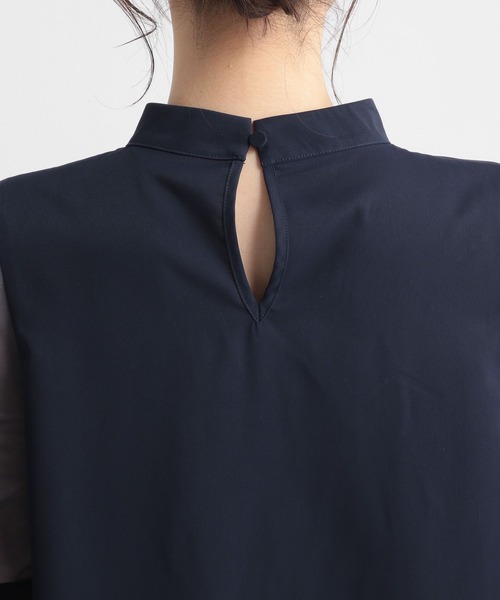 Andemiu(アンデミュウ)の「イソザイフレアブラウス905780(シャツ/ブラウス・レディース・アイボリー/オフホワイト/ネイビー/ブラック・FREE)」の12枚目の写真