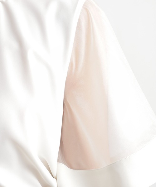 Andemiu(アンデミュウ)の「イソザイフレアブラウス905780(シャツ/ブラウス・レディース・アイボリー/オフホワイト/ネイビー/ブラック・FREE)」の17枚目の写真