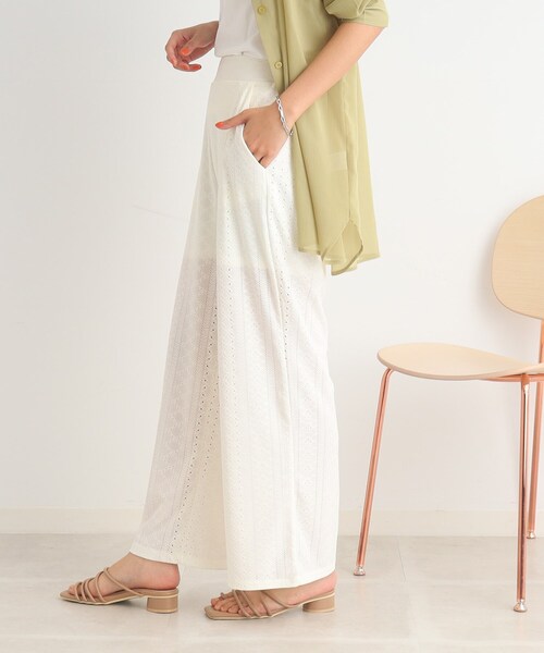 Cutie Blonde（キューティーブロンド）の「◆レース使いで上品さも兼ね備えた イージーワイドパンツ（その他パンツ・レディース・ブラック/アイボリー・00）」の6枚目の写真
