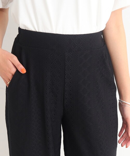Cutie Blonde（キューティーブロンド）の「◆レース使いで上品さも兼ね備えた イージーワイドパンツ（その他パンツ・レディース・ブラック/アイボリー・00）」の14枚目の写真