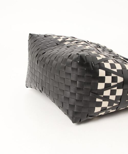 anap mimpi（アナップミンピ）の「モノトーン格子カゴトートバッグ（トートバッグ・レディース・アイボリー/ブラック・FREE）」の5枚目の写真