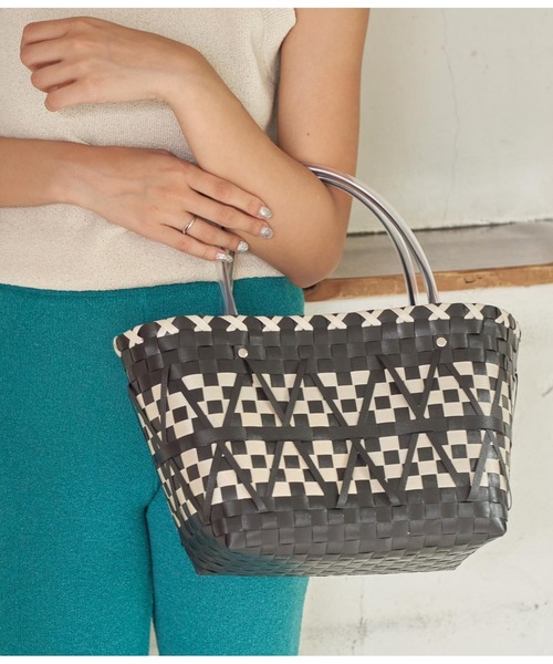 anap mimpi（アナップミンピ）の「モノトーン格子カゴトートバッグ（トートバッグ・レディース・アイボリー/ブラック・FREE）」の2枚目の写真