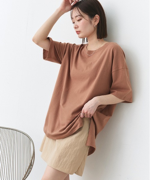 ad thie(アドティエ)の「オーバーサイズ チュニック Tシャツ(Tシャツ/カットソー・レディース・グリーン/ブルー/ライトグレー/パープル/ダークブラウン/オフホワイト/モカ/ピンクベージュ/スモーク/ベージュ/ブラウン/ブラック/ピンク系その他4/チャコール/アイボリー・FREE)」の6枚目の写真