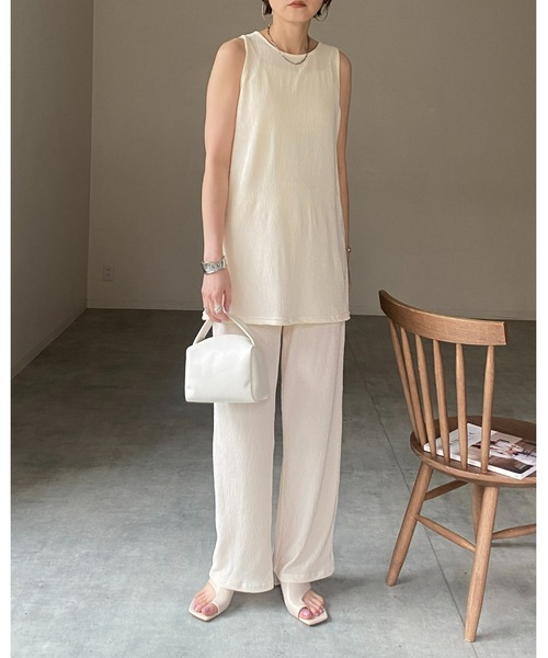 She's Closet(シーズクローゼット)の「楊柳プリーツアメスリタンクトッププルオーバー&パンツスタイルセットアップ(セットアップ・レディース・グレイッシュベージュ/ブラック/アイボリー・FREE)」の5枚目の写真