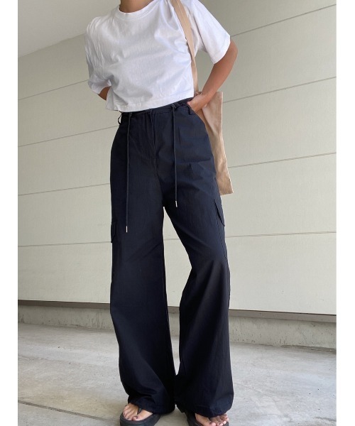 AMAIL(アマイル)の「Yuru cargo pants(カーゴパンツ・レディース・カーキ/ブラック・FREE)」の2枚目の写真