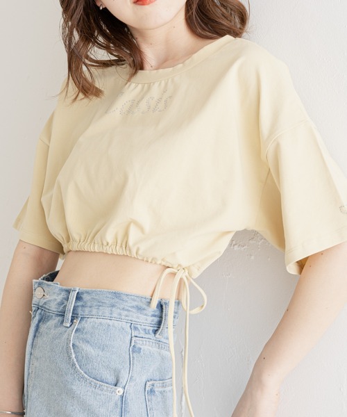 Chico(チコ)の「サイドリボン短丈ロゴT(Tシャツ/カットソー・レディース・ホワイト系その他2/ブラック/イエロー/ホワイト・FREE)」の4枚目の写真