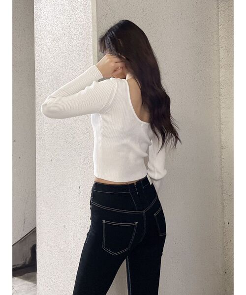 GYDA（ジェイダ）の「クルーネックリブニットトップス（ニット/セーター・レディース・ブラック/オフホワイト/その他1・FREE）」の4枚目の写真