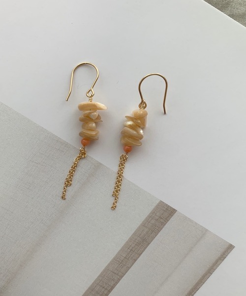 tone(トーン)の「【L.amiche】マザーオブパール×14kgfピアス(ピアス(両耳用)・レディース・ベージュ・FREE)」の1枚目の写真