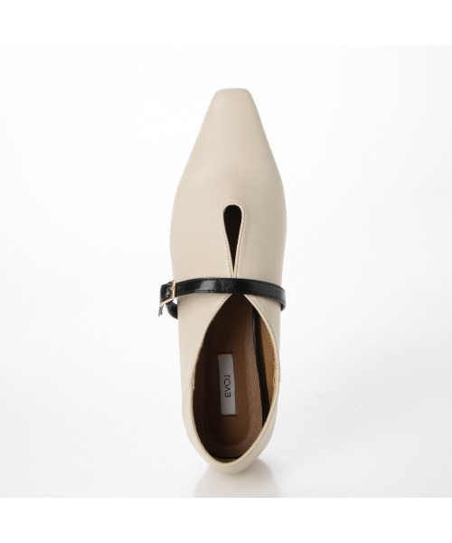 EVOL（イーボル）の「一部WEB限定カラー【EVOL】ソフトスクエアUカットベルトフラットパンプス IV5197（パンプス・レディース・ブラック/アイボリー/ゴールド/ブラック系その他/シルバー/シルバーグレー/レオパード・23.0cm/25.0cm/23.5cm/22.0cm/24.0cm/22.5cm/24.5cm）」の21枚目の写真