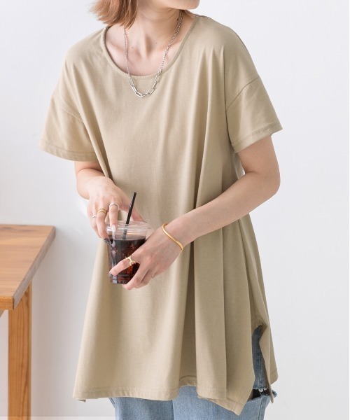 ad thie(アドティエ)の「チュニック丈 イレギュラーヘムTシャツ(Tシャツ/カットソー・レディース・スモークピンク/オフホワイト/パープル/ネイビー/ベージュ/ダークブラウン/杢グレー/ブラック・FREE/LL)」の6枚目の写真