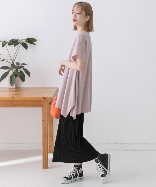 ad thie(アドティエ)の「チュニック丈 イレギュラーヘムTシャツ(Tシャツ/カットソー・レディース・スモークピンク/オフホワイト/パープル/ネイビー/ベージュ/ダークブラウン/杢グレー/ブラック・FREE/LL)」の20枚目の写真